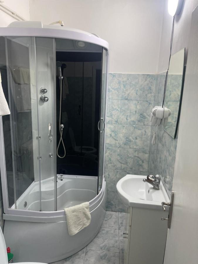 Ana Central Rooms Oradea Exterior foto